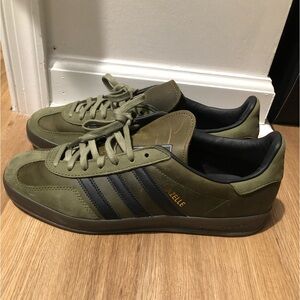 Adidas gazelle indoor. Focoli black gums